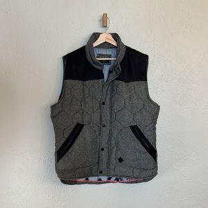 Staple wool puffy vest